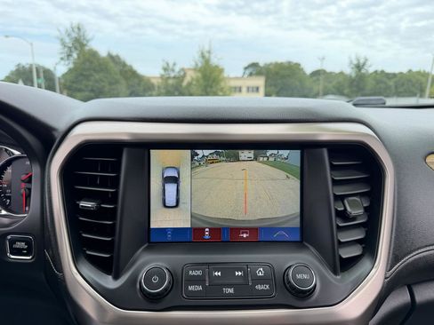 Used 2018 GMC Acadia Denali w/ Technology Package AWD/4WD image 15