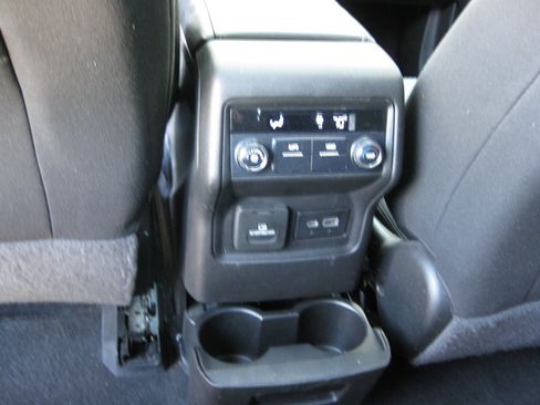 Used 2020 GMC Acadia SLE w/ Driver Convenience Package FWD image 30