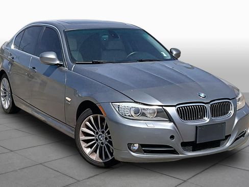 Used 2011 BMW 335i xDrive Sedan AWD/4WD image 2