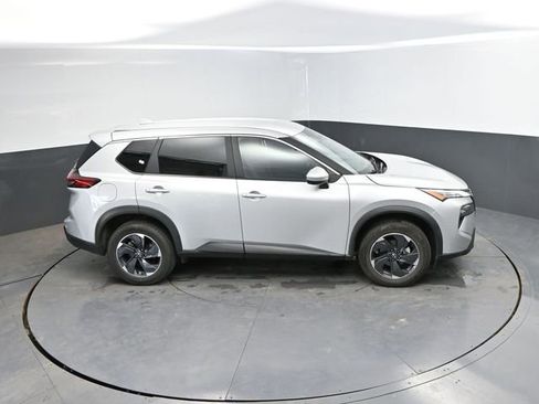 Used 2025 Nissan Rogue SV AWD/4WD image 43