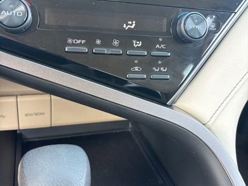 Used 2021 Toyota Camry LE FWD image 16