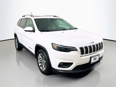 Used 2020 Jeep Cherokee Latitude Plus image 3