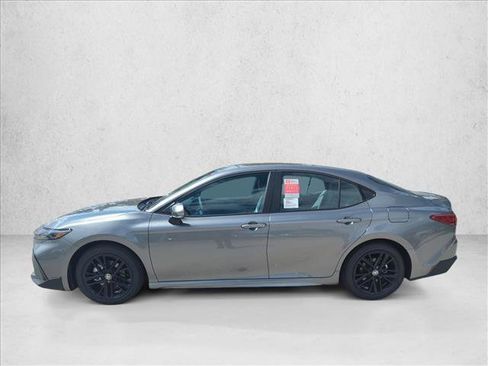 Used 2026 Toyota Camry SE FWD image 13