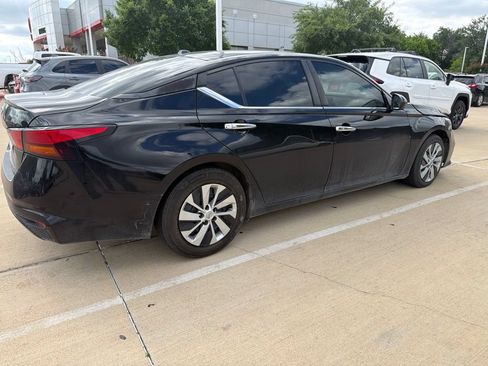 Used 2019 Nissan Altima 2.5 S FWD image 6
