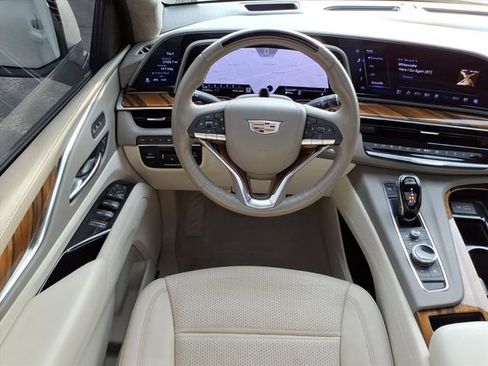 Used 2024 Cadillac Escalade Sport Platinum AWD/4WD image 17