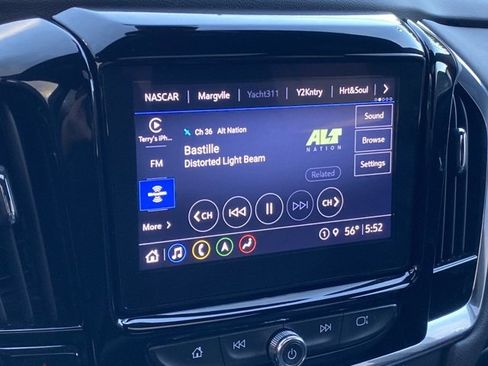 Used 2023 Chevrolet Traverse RS image 18