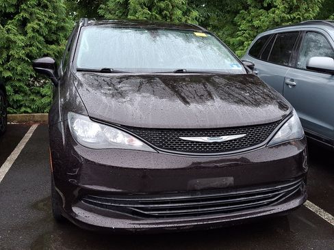 Used 2018 Chrysler Pacifica L FWD image 4