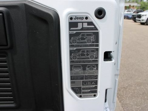 Used 2025 Jeep Wrangler Unlimited Sport S 4xe AWD/4WD image 39