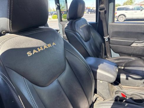 Used 2015 Jeep Wrangler Unlimited Sahara w/ Connectivity Group AWD/4WD image 10