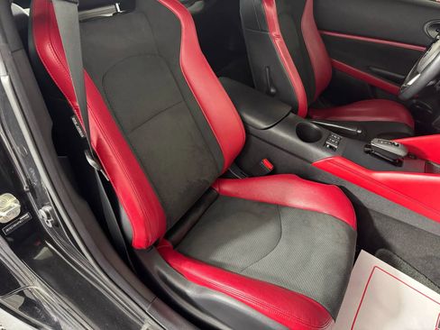 Used 2023 Nissan Z w/ Floor Mat Package (L93) RWD image 30