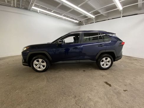 Used 2021 Toyota RAV4 XLE image 3