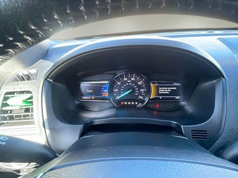 Used 2019 Ford Explorer Limited image 12