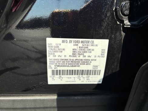 Used 2020 Ford Explorer XLT w/ Equipment Group 202A AWD/4WD image 14