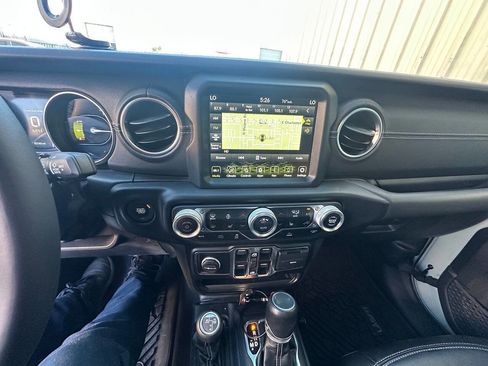 Used 2023 Jeep Wrangler Unlimited Sahara w/ Cold Weather Group AWD/4WD image 14