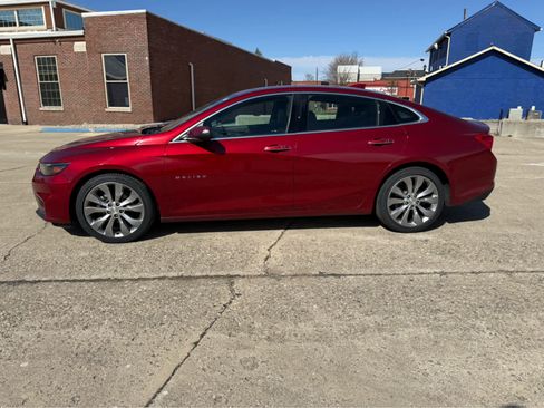 Used 2017 Chevrolet Malibu Premier w/ Premier Sun and Wheel Package image 2