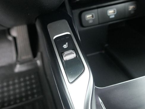 Used 2022 Kia Sorento S FWD image 25