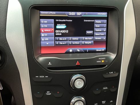 Used 2014 Ford Explorer XLT w/ Equipment Group 202A AWD/4WD image 19