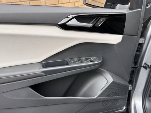 New 2025 Volkswagen Taos S image 18