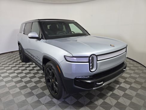 Used 2024 Rivian R1S Adventure AWD/4WD image 7