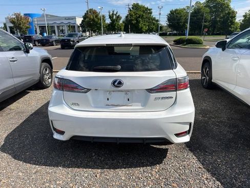 Used 2015 Lexus CT 200h w/ Seat Comfort Package FWD image 5