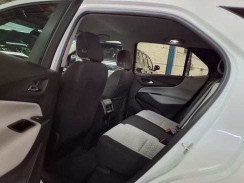 Certified 2022 Chevrolet Equinox LS w/ LS Convenience Package AWD/4WD image 18
