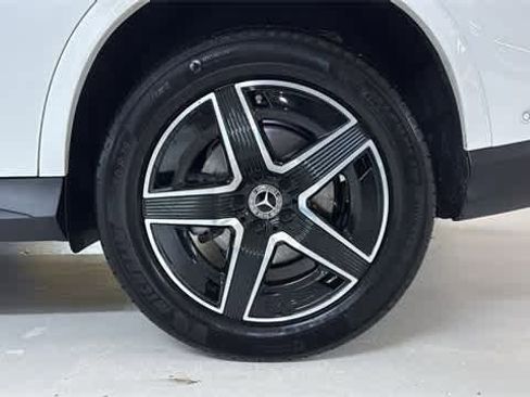 Used 2026 Mercedes-Benz GLC 300 4MATIC image 13