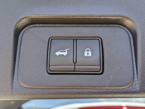 Used 2023 Nissan Rogue SV w/ SV Premium B Package FWD image 14