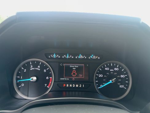 Used 2018 Ford F250 XLT w/ XLT Premium Package AWD/4WD image 23