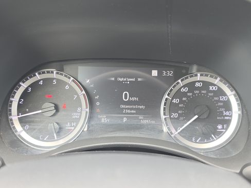 Used 2023 Toyota Highlander LE FWD image 21