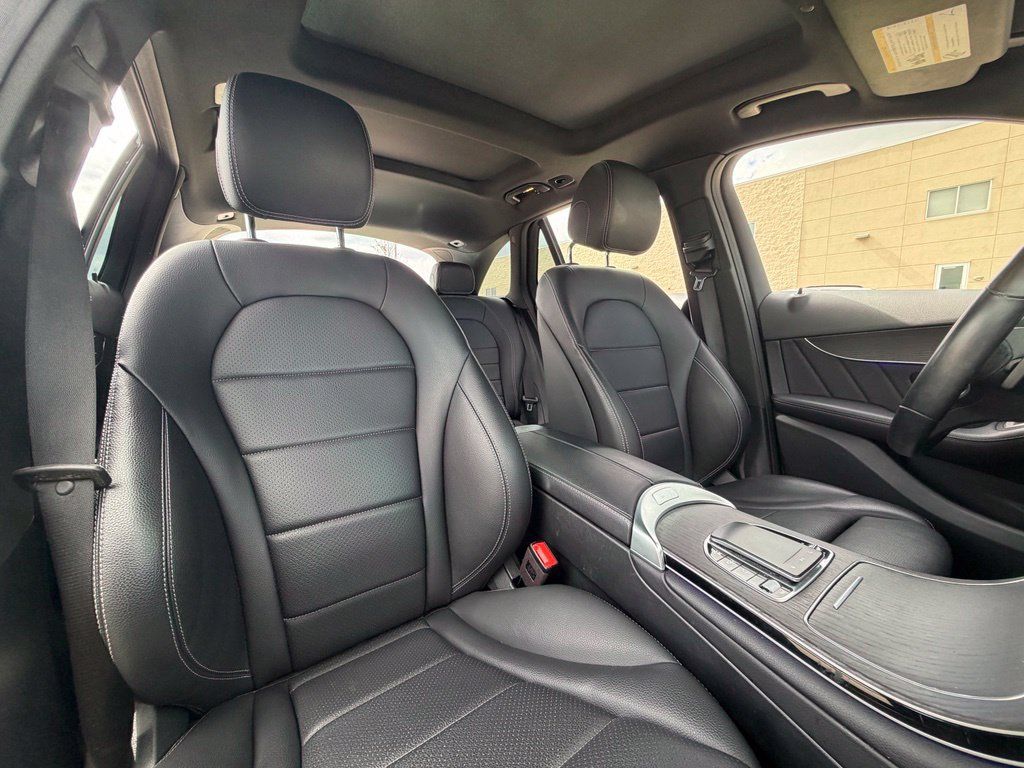 Used 2022 Mercedes-Benz GLC 300 4MATIC image 30