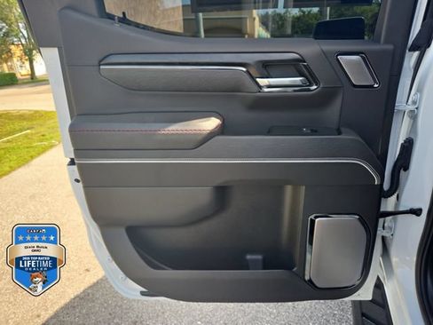 Certified 2024 GMC Sierra 1500 AT4X AWD/4WD image 9