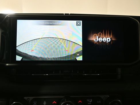 Used 2024 Jeep Wrangler Unlimited Rubicon w/ Dual Top Group AWD/4WD image 28