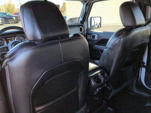 Used 2021 Jeep Wrangler Unlimited Sahara image 19