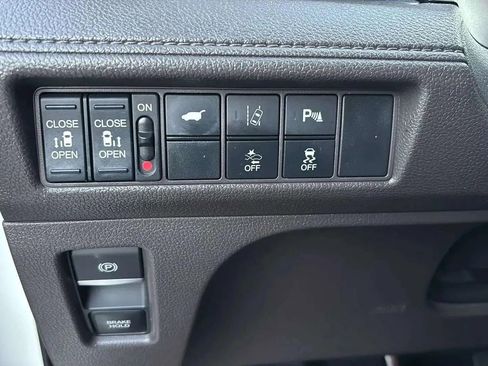 Used 2018 Honda Odyssey Touring image 55