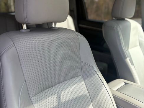 Used 2015 Toyota Highlander Limited Platinum image 22