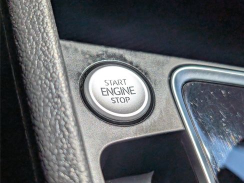 Used 2021 Volkswagen Jetta SE w/ SE Cold Weather Package FWD image 24