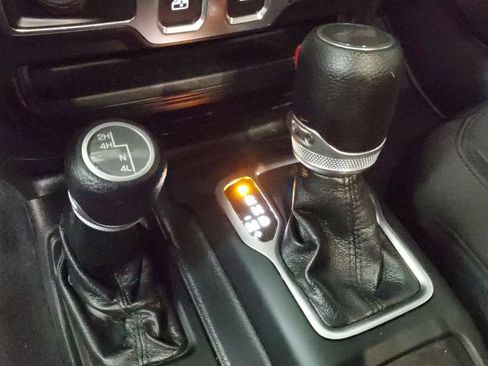 Used 2022 Jeep Wrangler Sport S image 24