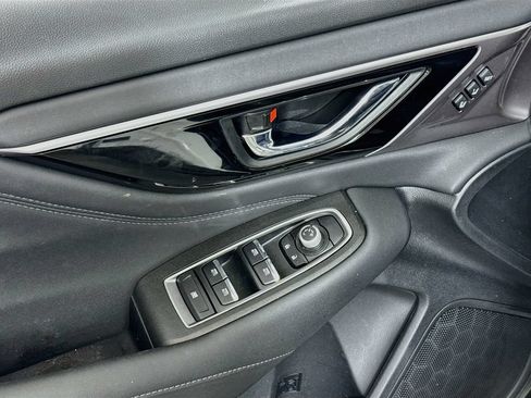 Used 2025 Subaru Outback Limited AWD/4WD image 18