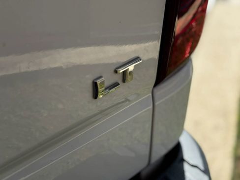 Used 2019 Chevrolet Silverado 1500 LT w/ Convenience Package AWD/4WD image 11