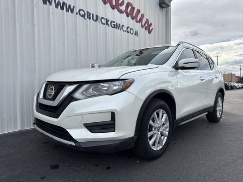 Used 2018 Nissan Rogue SV image 6
