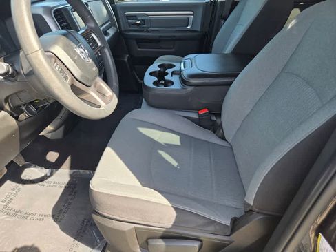 Used 2024 RAM 1500 Classic SLT image 18