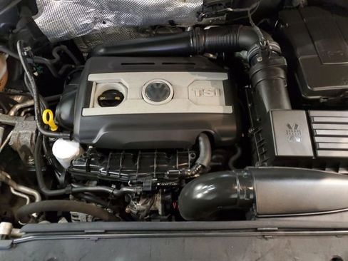 Used 2014 Volkswagen Tiguan S image 23