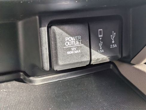 Used 2017 Honda Pilot Touring image 18