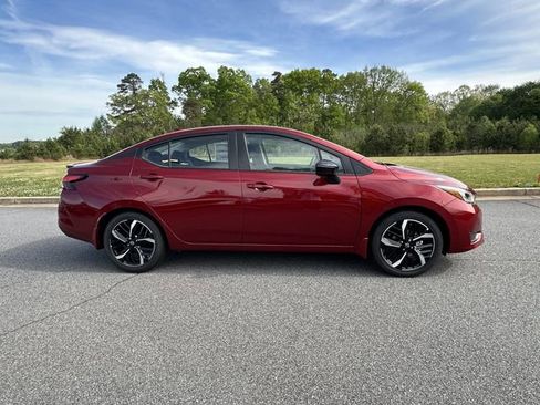 New 2025 Nissan Versa SR FWD image 9