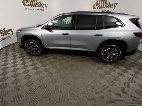 Used 2026 Buick Enclave Sport Touring w/ Power Package FWD image 5