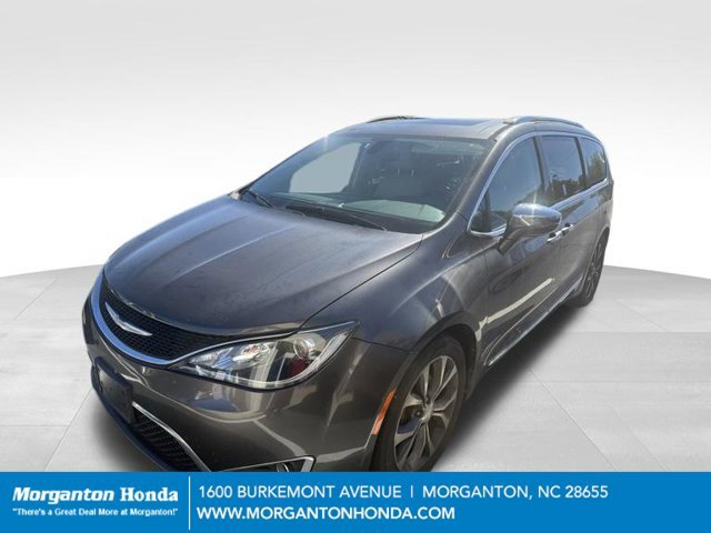 Used 2017 Chrysler Pacifica Limited FWD image 3