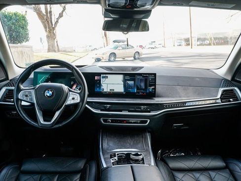 Used 2023 BMW X7 xDrive40i w/ Executive Package image 11