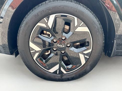 Certified 2023 Kia Niro Wind w/ Wind Preserve Package FWD image 32
