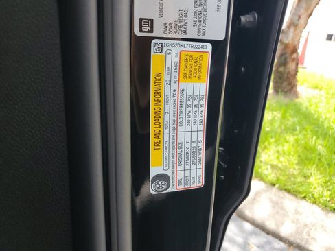 Used 2026 GMC Yukon Denali w/ Sun & Power Step Package AWD/4WD image 30