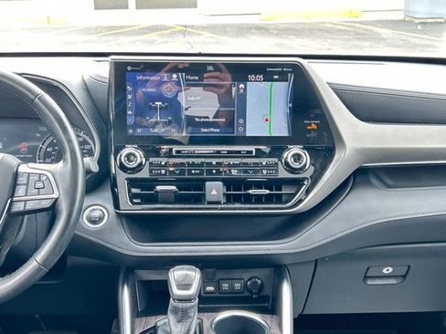 Used 2020 Toyota Highlander Limited image 28